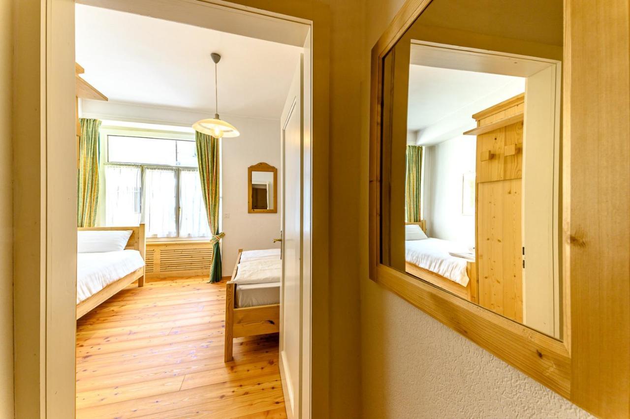 Hotel Centrale, Typically Swiss Poschiavo Luaran gambar