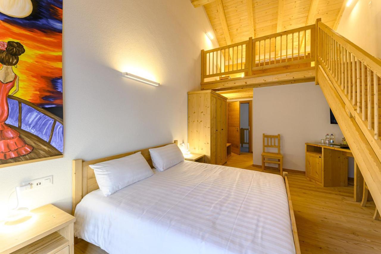 Hotel Centrale, Typically Swiss Poschiavo Luaran gambar