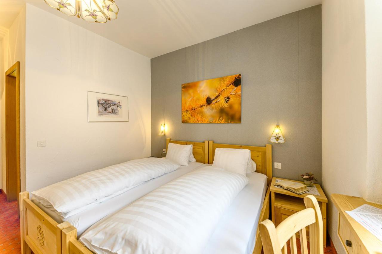 Hotel Centrale, Typically Swiss Poschiavo Luaran gambar