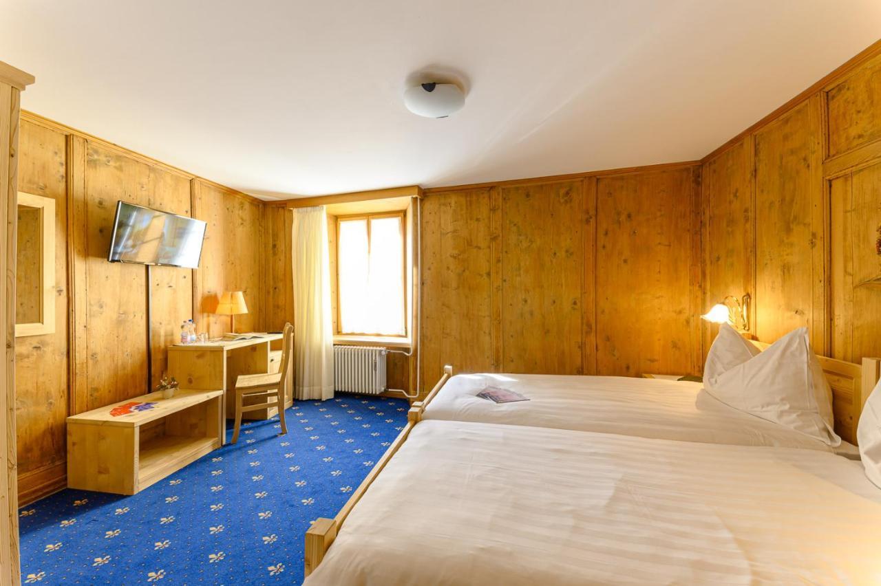 Hotel Centrale, Typically Swiss Poschiavo Luaran gambar