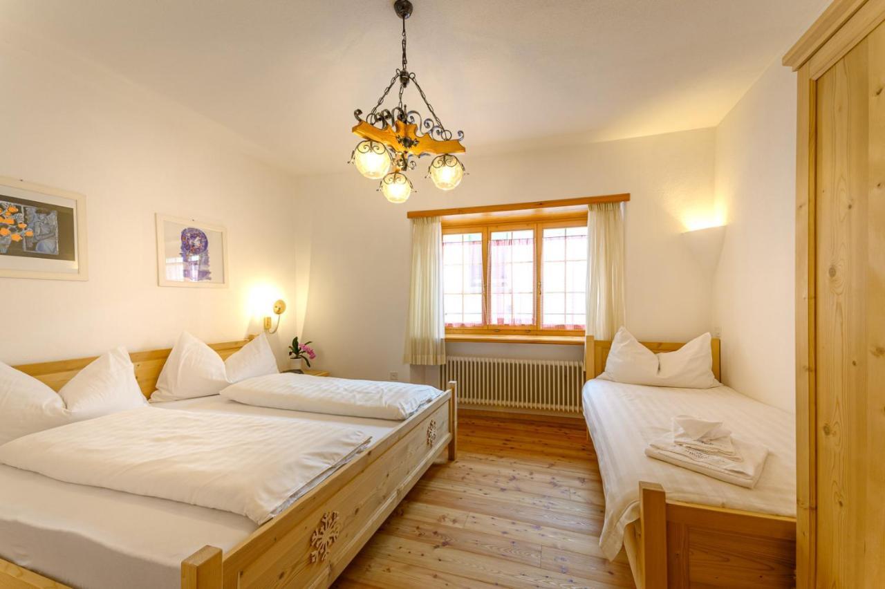 Hotel Centrale, Typically Swiss Poschiavo Luaran gambar