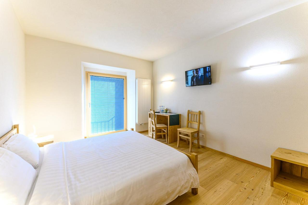 Hotel Centrale, Typically Swiss Poschiavo Luaran gambar
