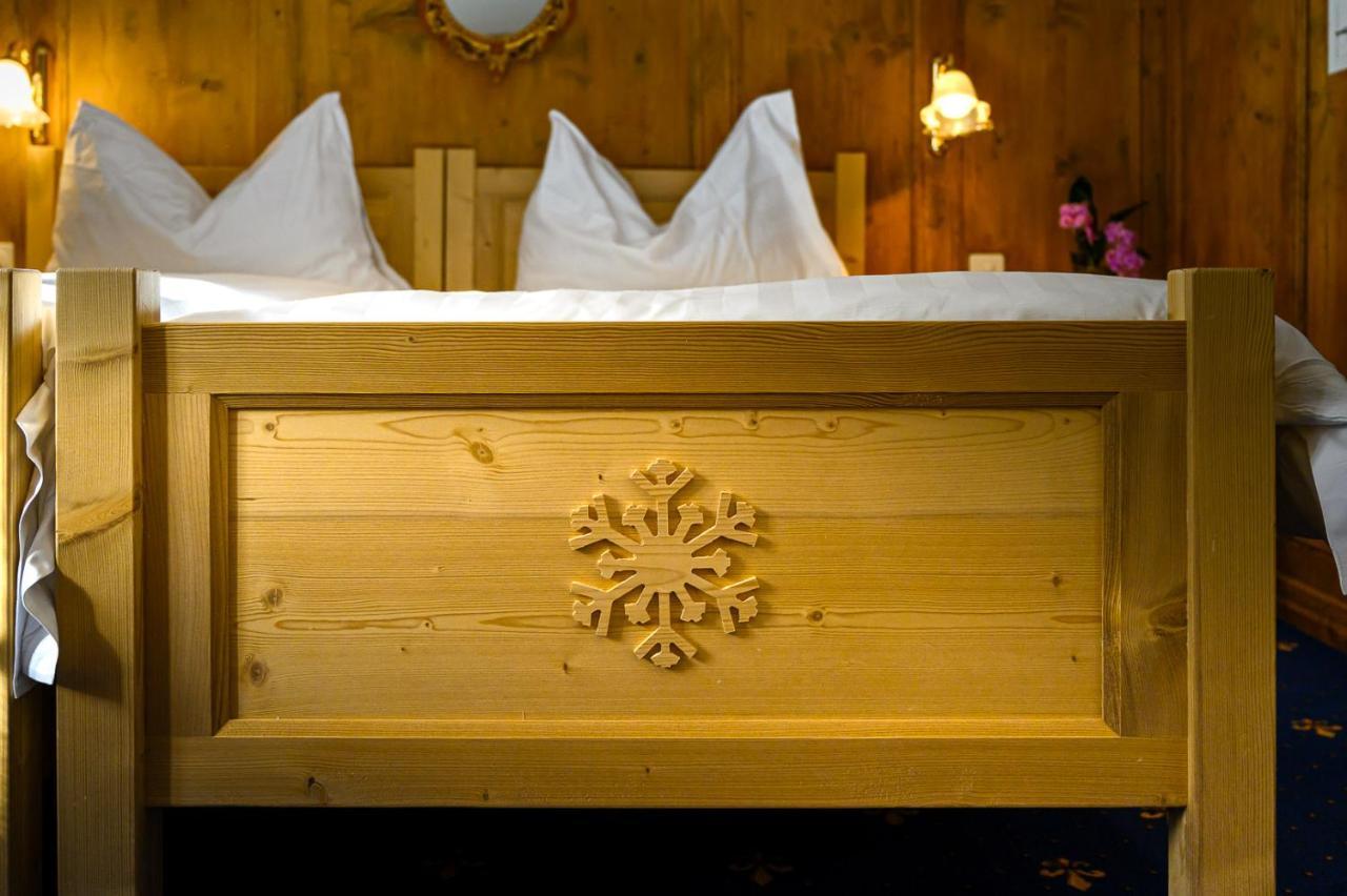 Hotel Centrale, Typically Swiss Poschiavo Luaran gambar