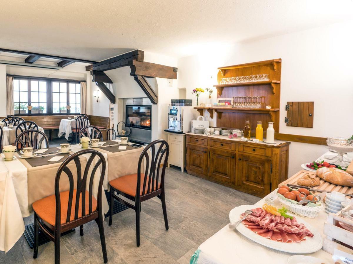 Hotel Centrale, Typically Swiss Poschiavo Luaran gambar