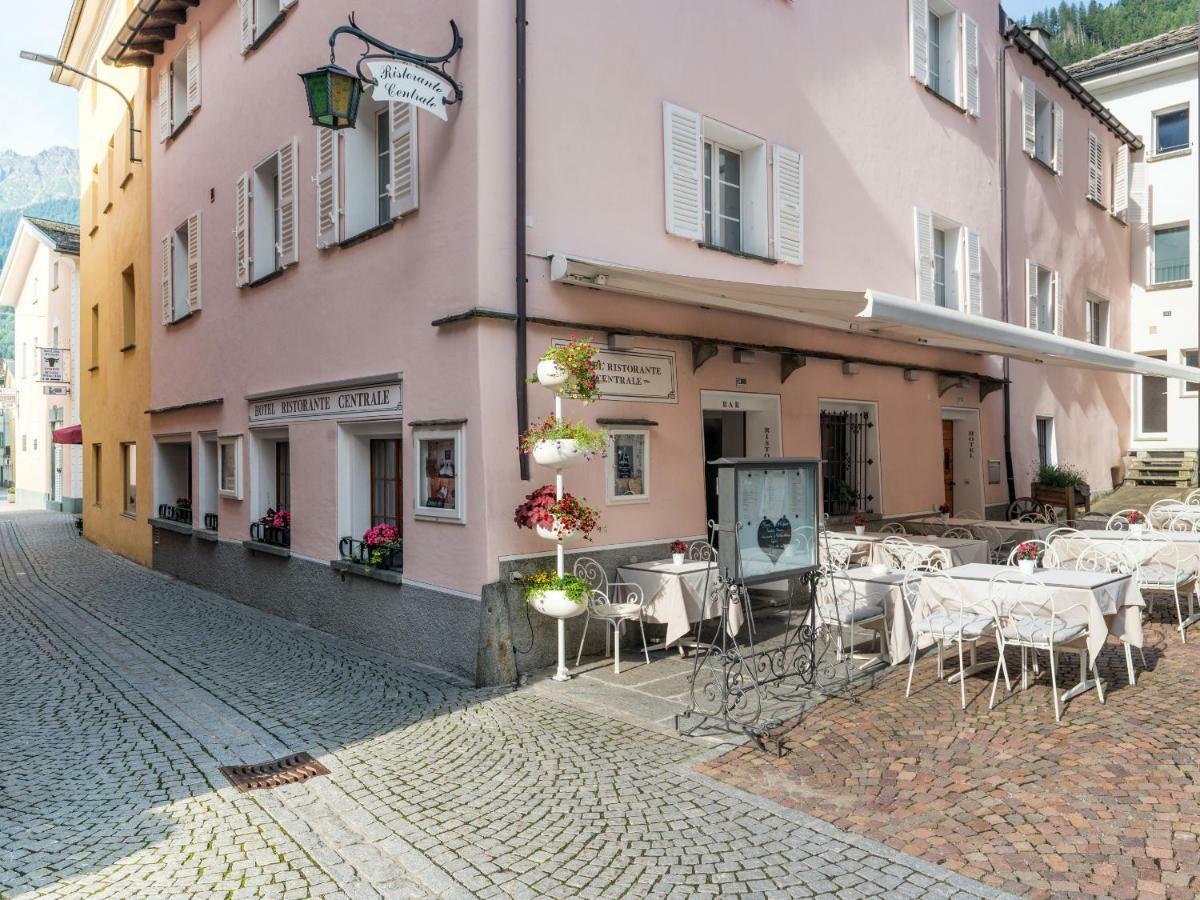 Hotel Centrale, Typically Swiss Poschiavo Luaran gambar